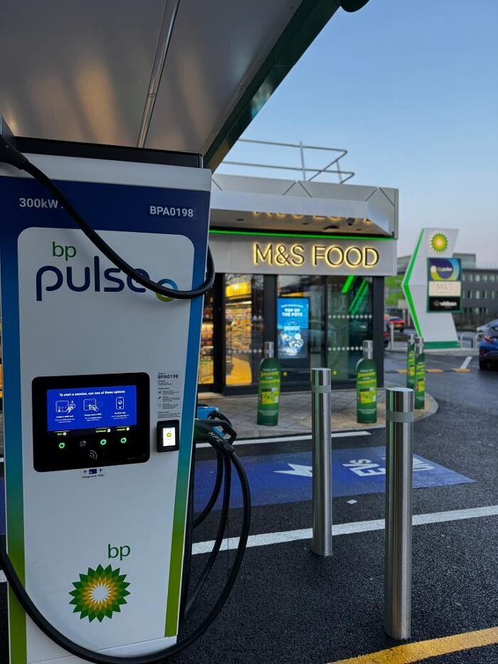 Images bp pulse Charging Station