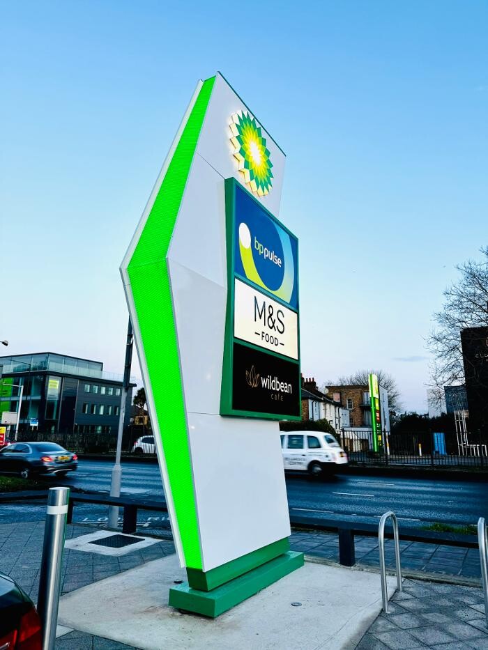 Images bp pulse Charging Station