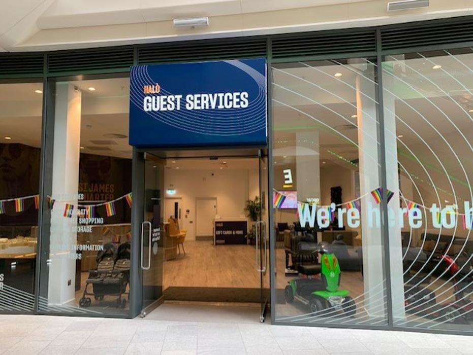 Images Radical Storage - Luggage Storage St James Quarter