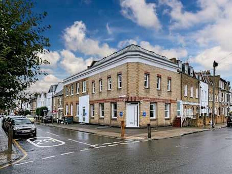 Images HQ Putney
