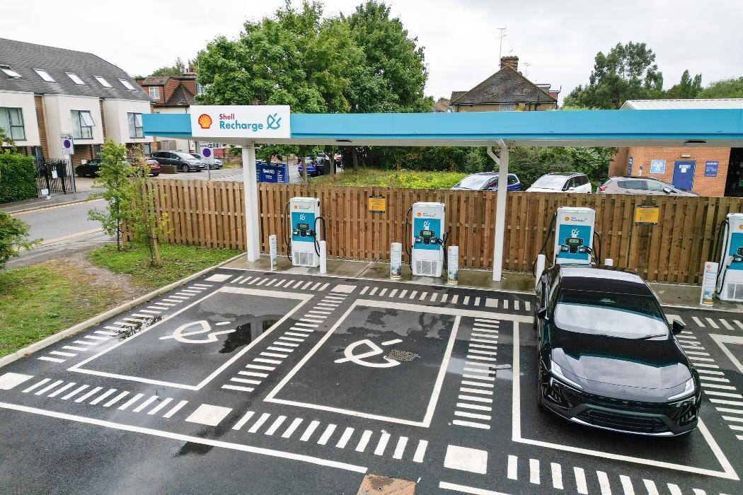 Images Shell Recharge Charging Station