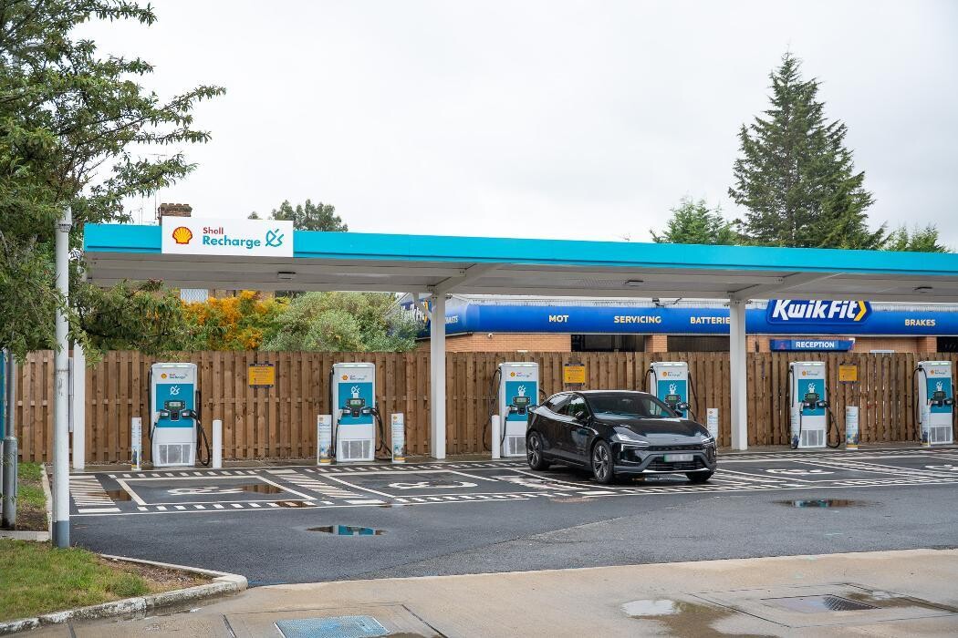 Images Shell Recharge Charging Station