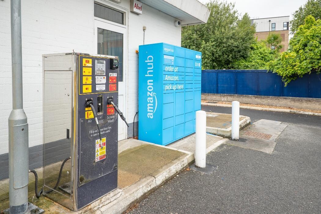 Images Shell Recharge Charging Station