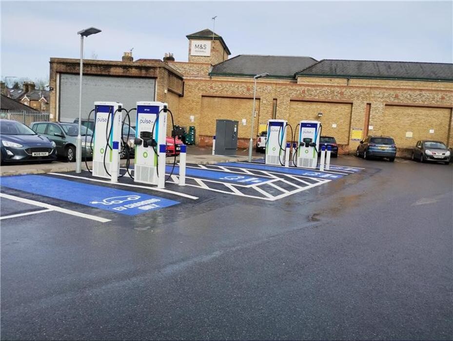 Images bp pulse Charging Station