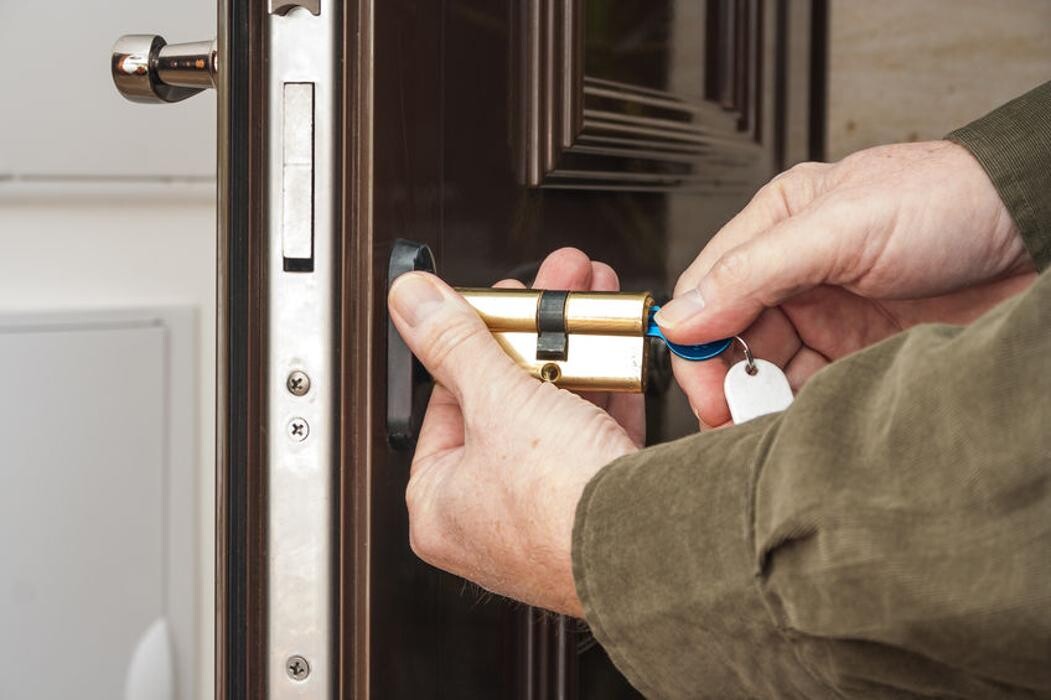 Images 1A Ideal Locksmiths Kingston