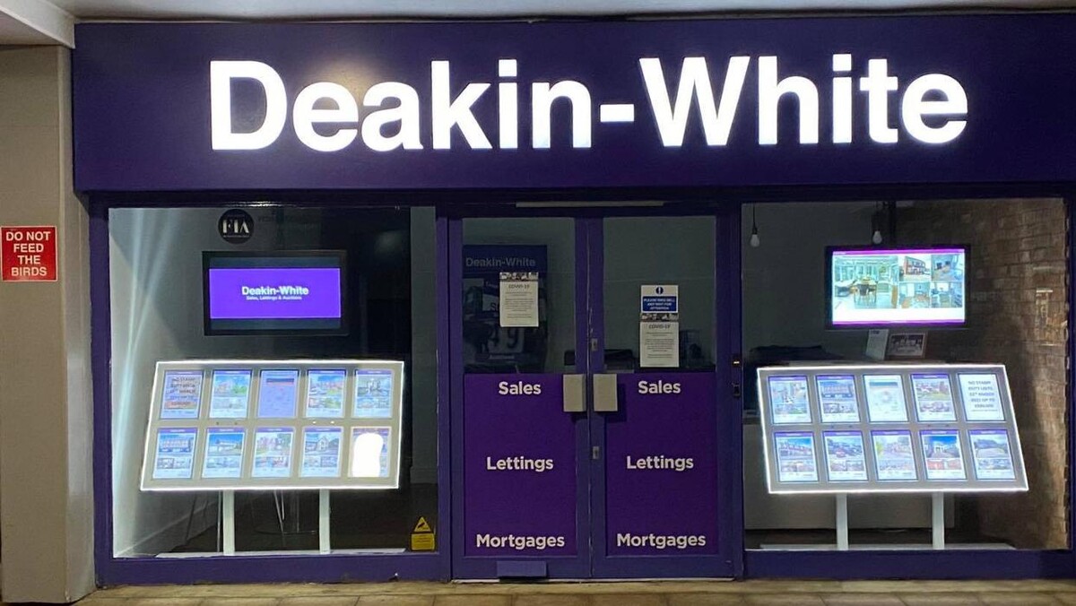 Images Deakin-White Residential & Commercial Real Estate Agent
