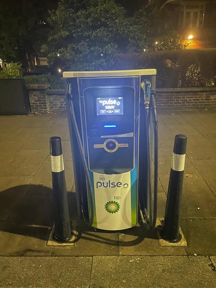 Images bp pulse Charging Station