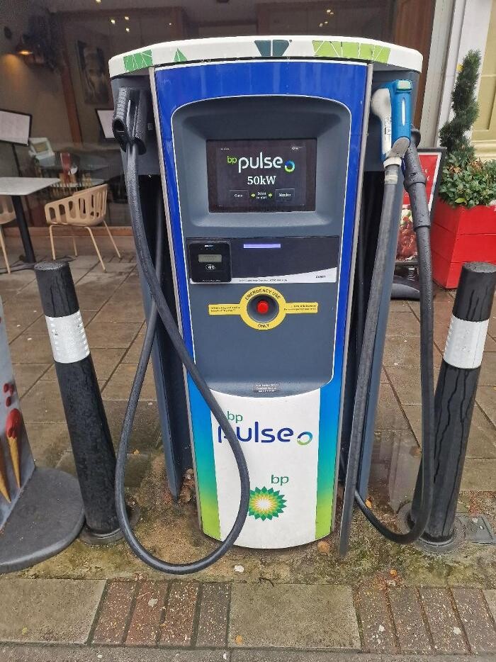 Images bp pulse Charging Station