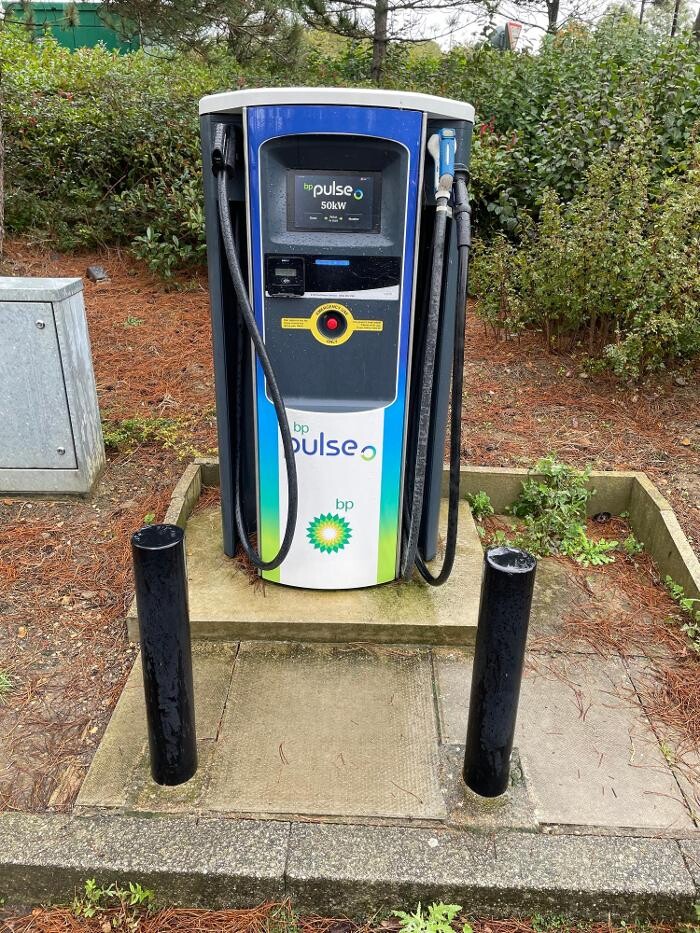 Images bp pulse Charging Station