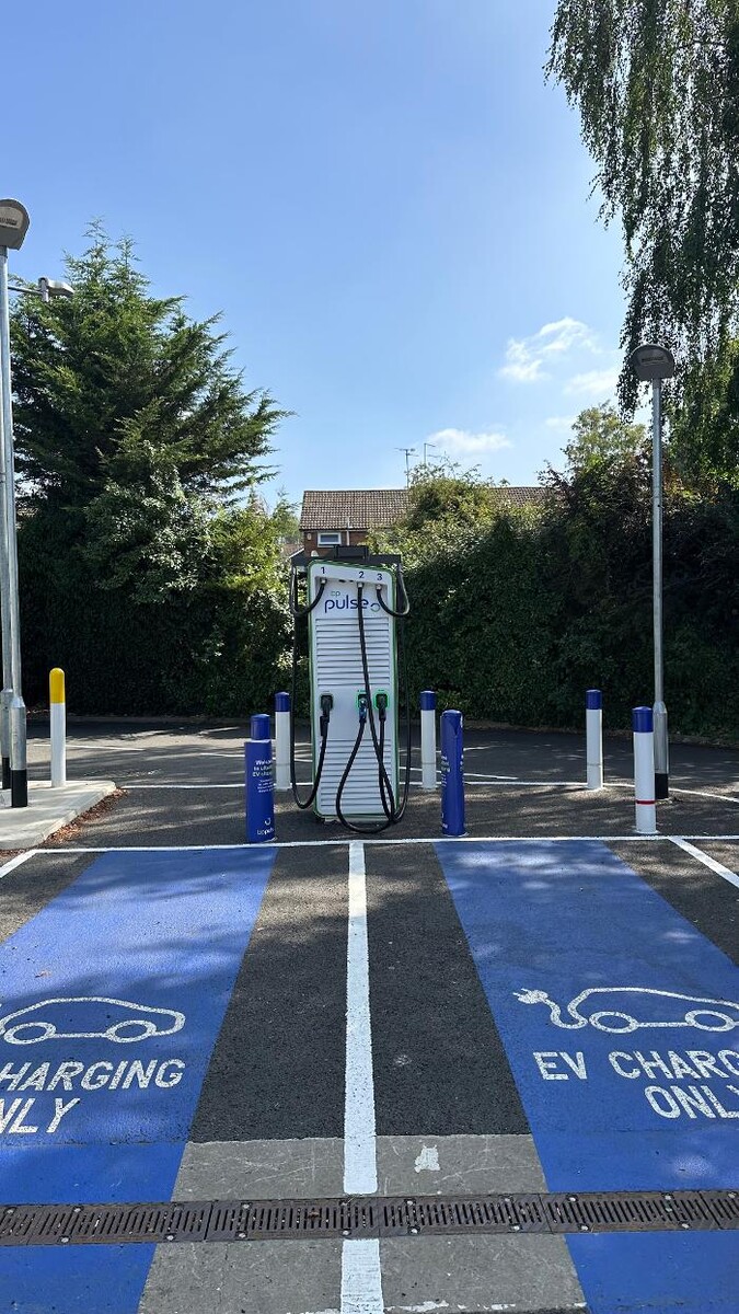 Images bp pulse Charging Station