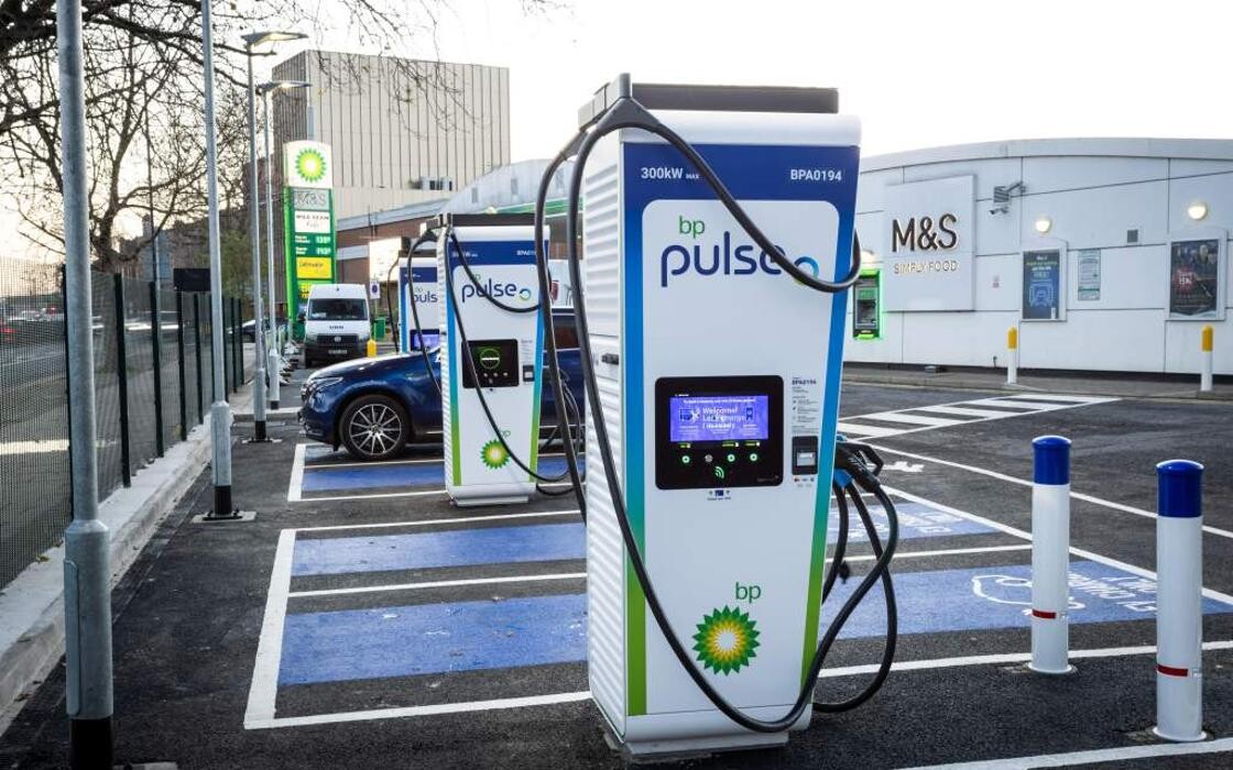 Images bp pulse Charging Station