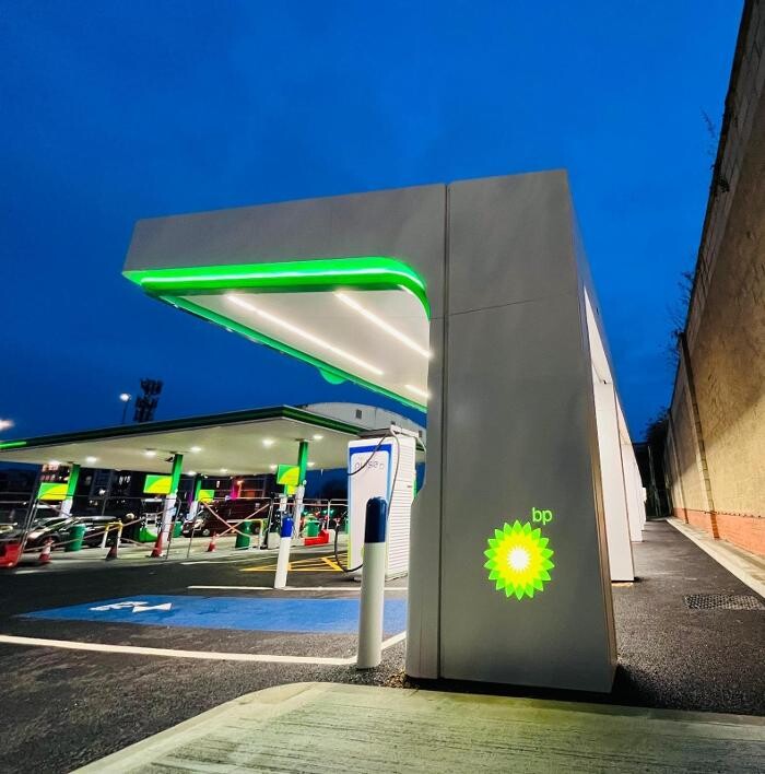 Images bp pulse Charging Station