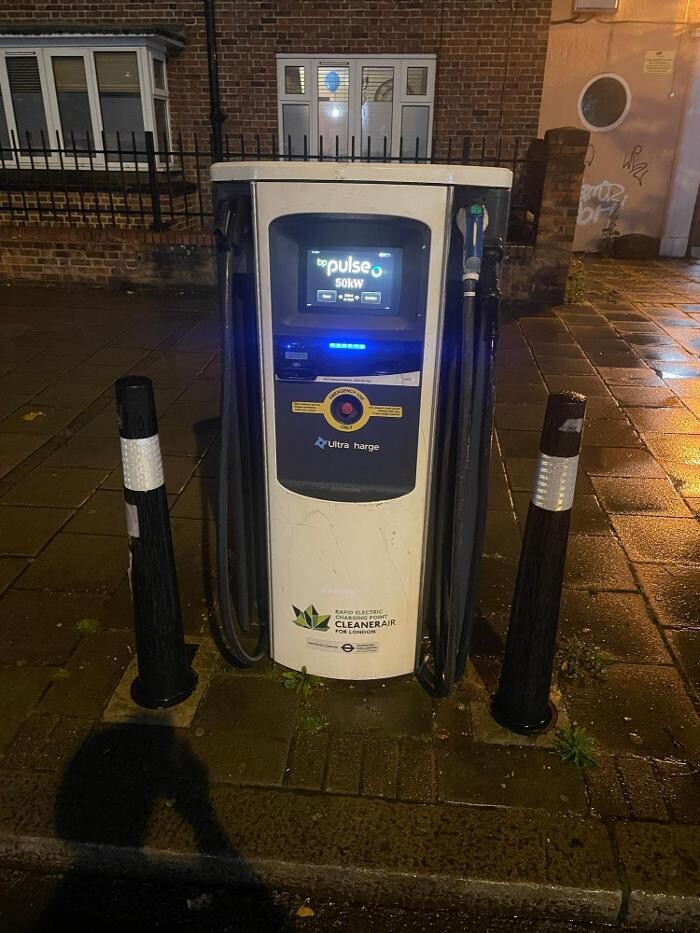 Images bp pulse Charging Station
