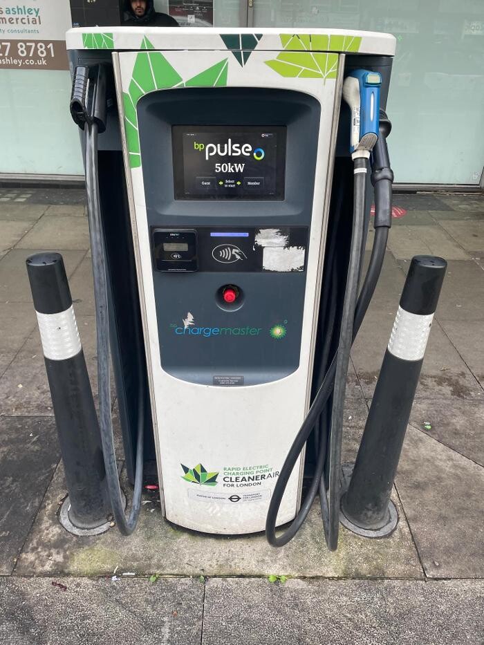 Images bp pulse Charging Station