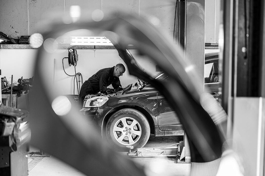 Images Hereford Volvo Specialist Ltd Castrol Service