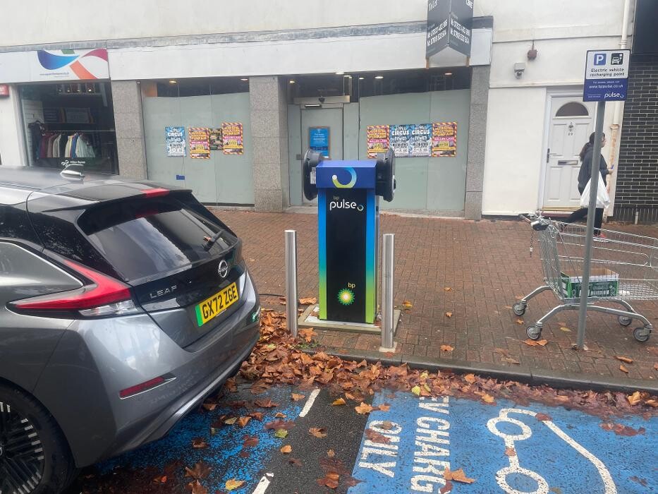 Images bp pulse Charging Station