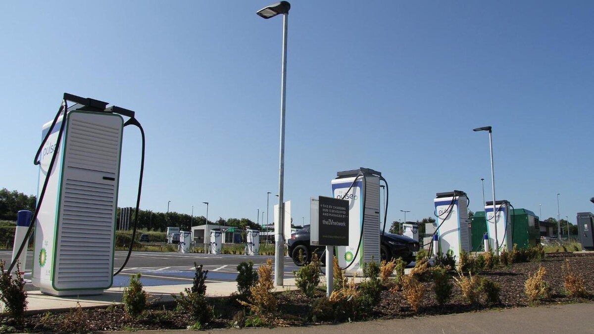 Images bp pulse Charging Station