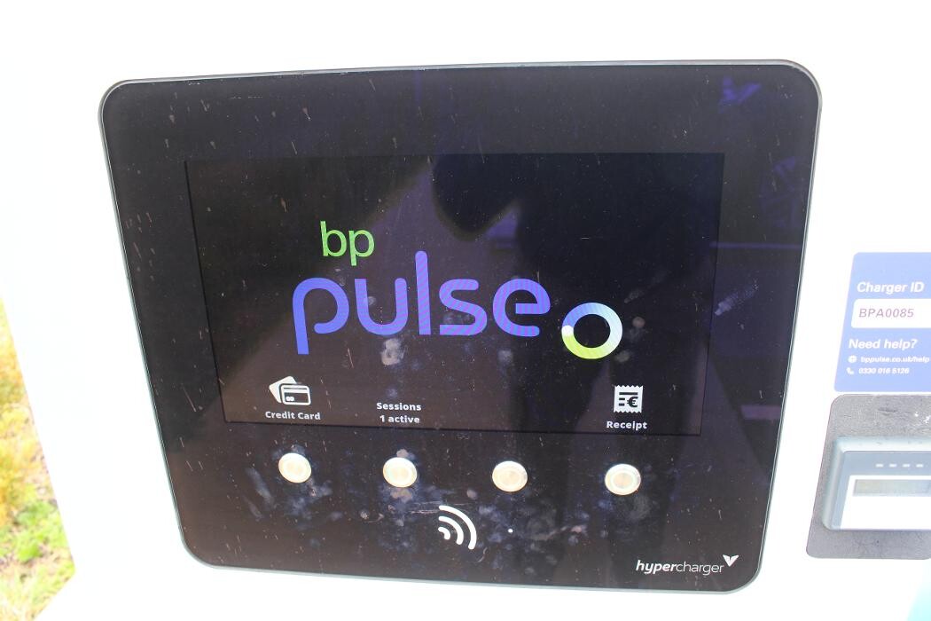 Images bp pulse Charging Station