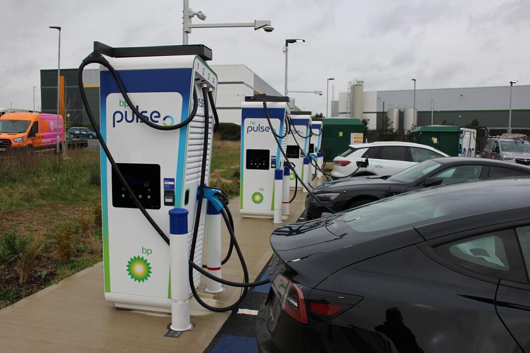 Images bp pulse Charging Station