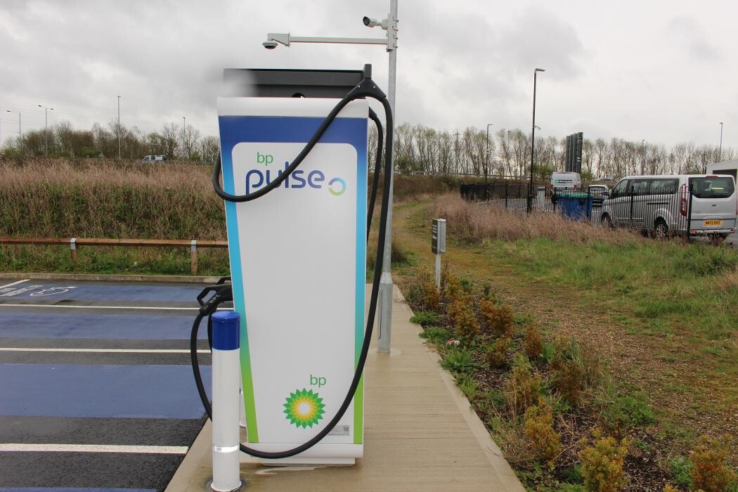 Images bp pulse Charging Station