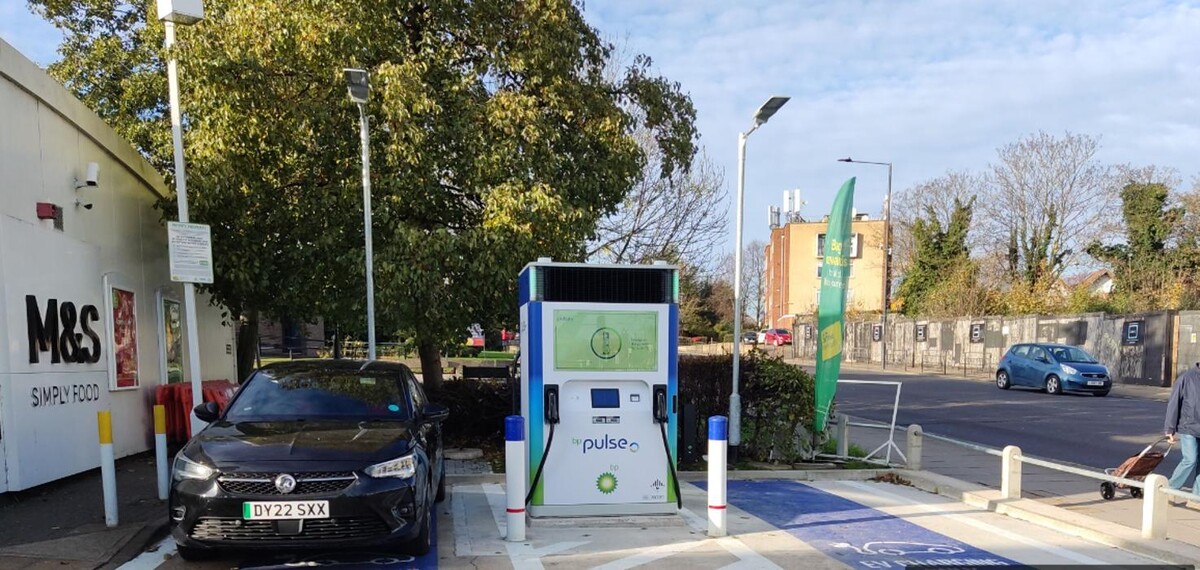 Images bp pulse Charging Station