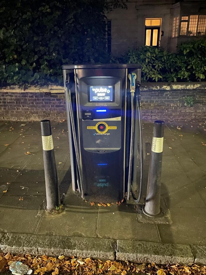 Images bp pulse Charging Station