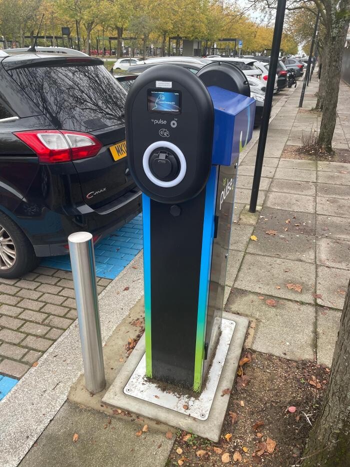 Images bp pulse Charging Station