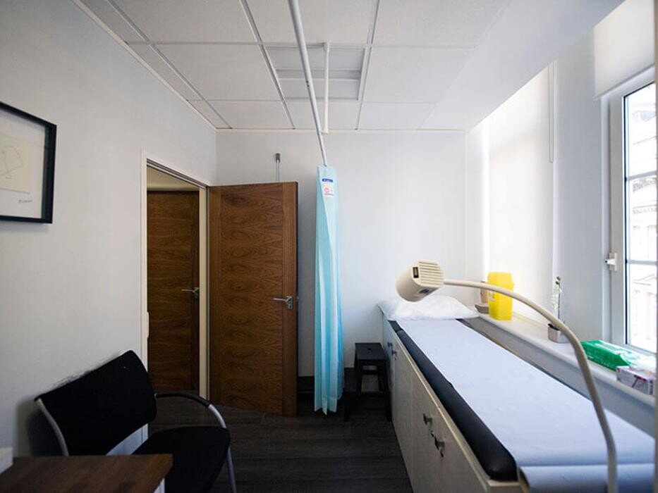 Images London Doctors Clinic Liverpool Street