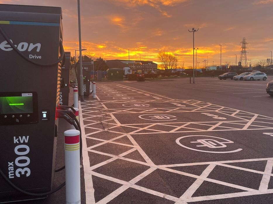 Images E.ON Drive Charging Station