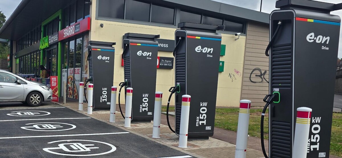 Images E.ON Drive Charging Station