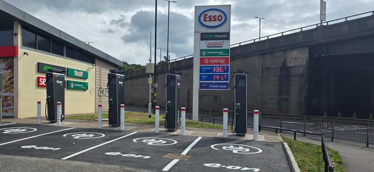 Images E.ON Drive Charging Station