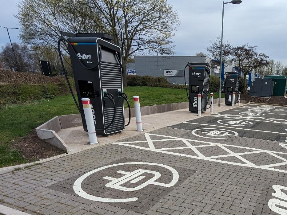 Images E.ON Drive Charging Station