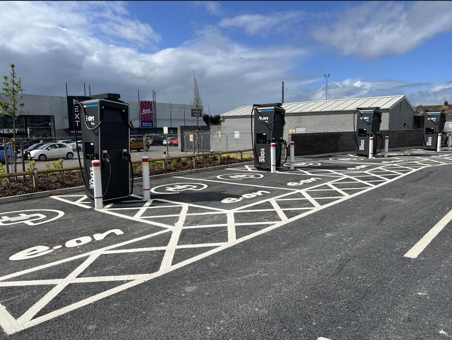 Images E.ON Drive Charging Station