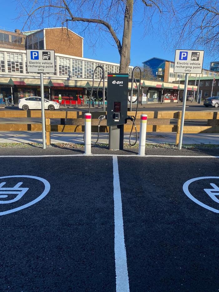 Images E.ON Drive Charging Station