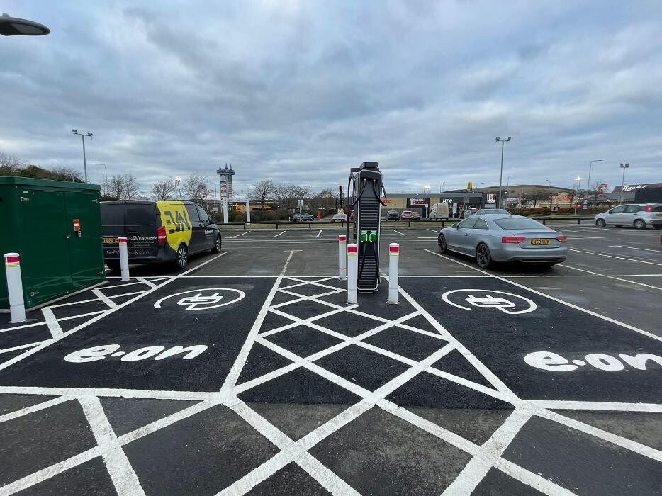 Images E.ON Drive Charging Station