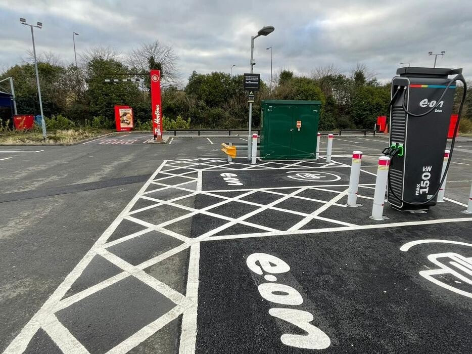 Images E.ON Drive Charging Station