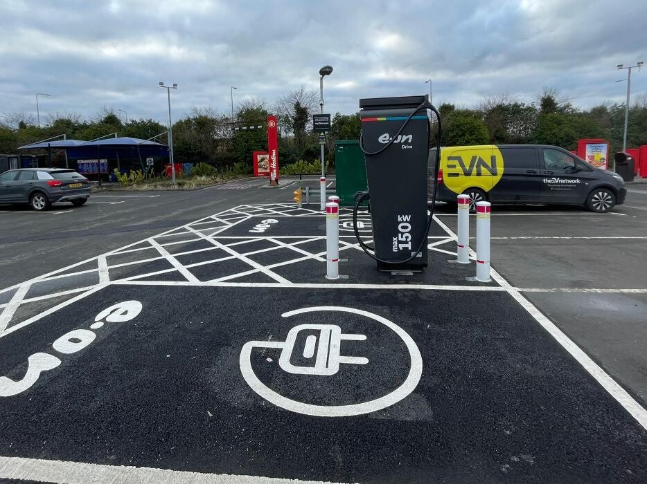 Images E.ON Drive Charging Station