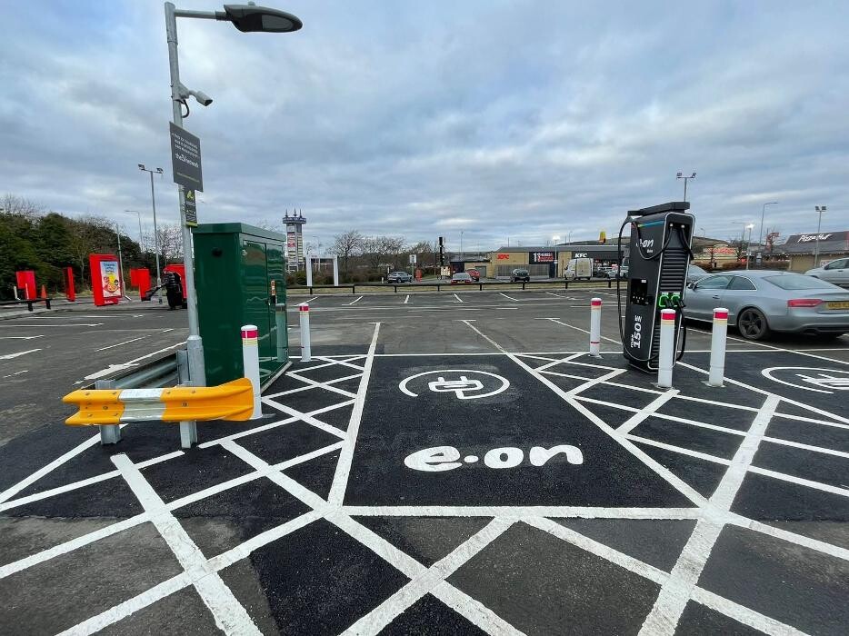 Images E.ON Drive Charging Station