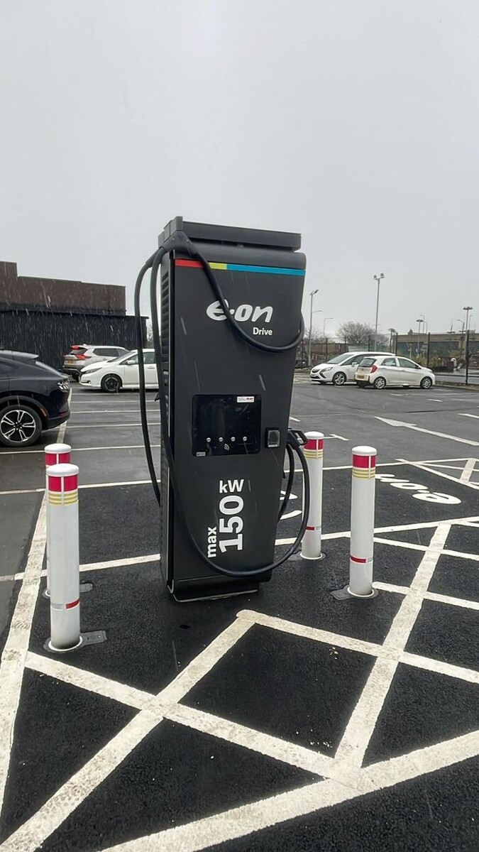 Images E.ON Drive Charging Station