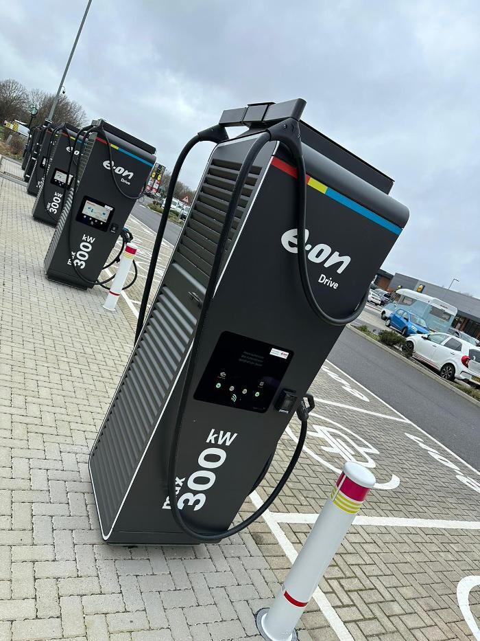 Images E.ON Drive Charging Station