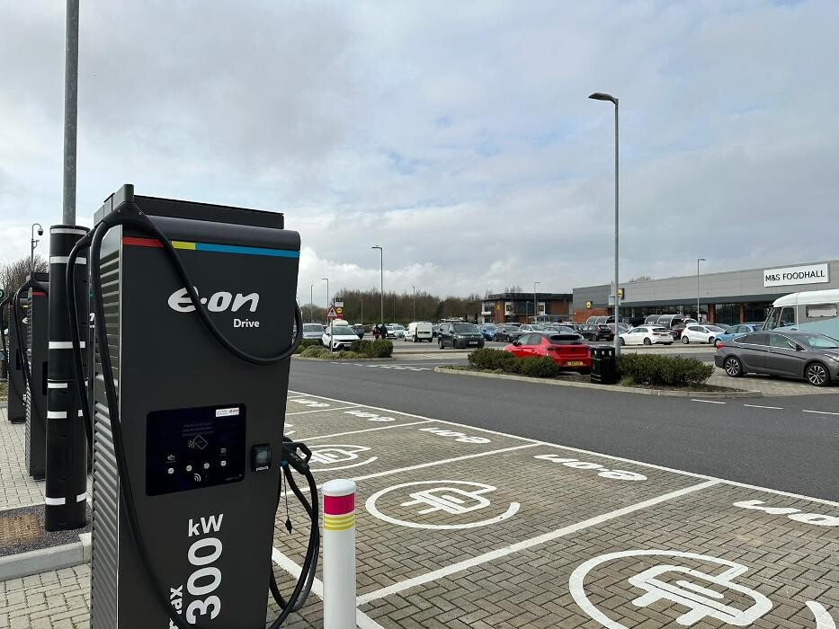 Images E.ON Drive Charging Station