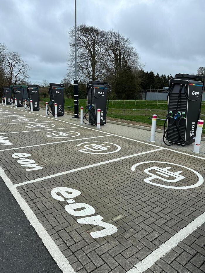 Images E.ON Drive Charging Station
