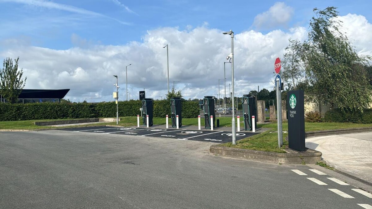 Images E.ON Drive Charging Station