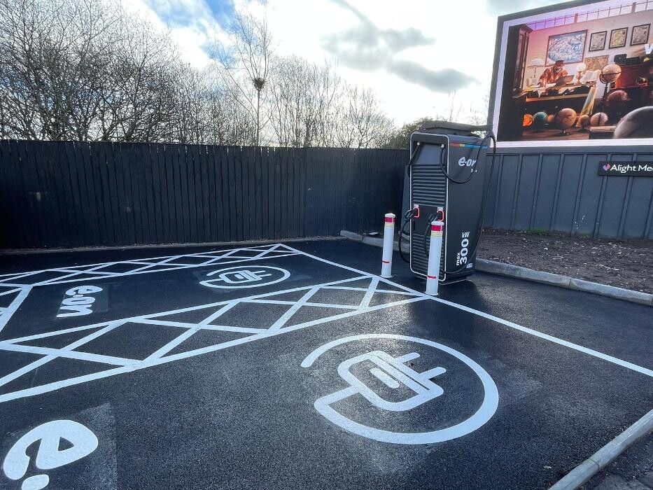 Images E.ON Drive Charging Station