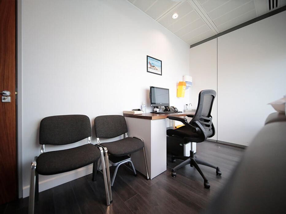 Images London Doctors Clinic Canary Wharf