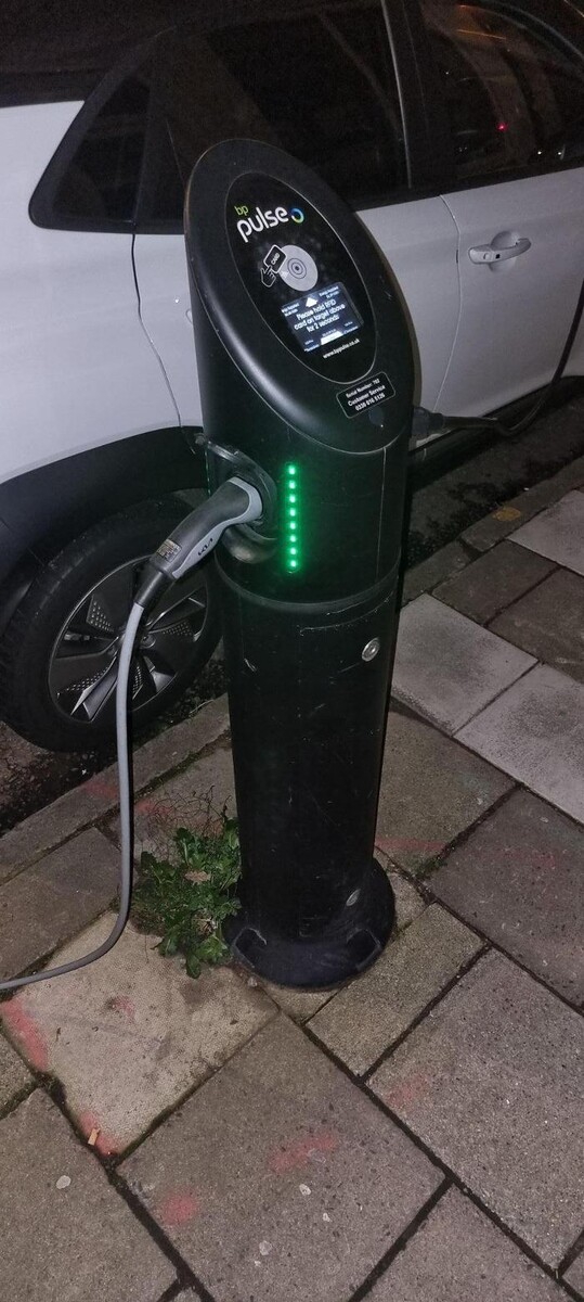 Images bp pulse Charging Station