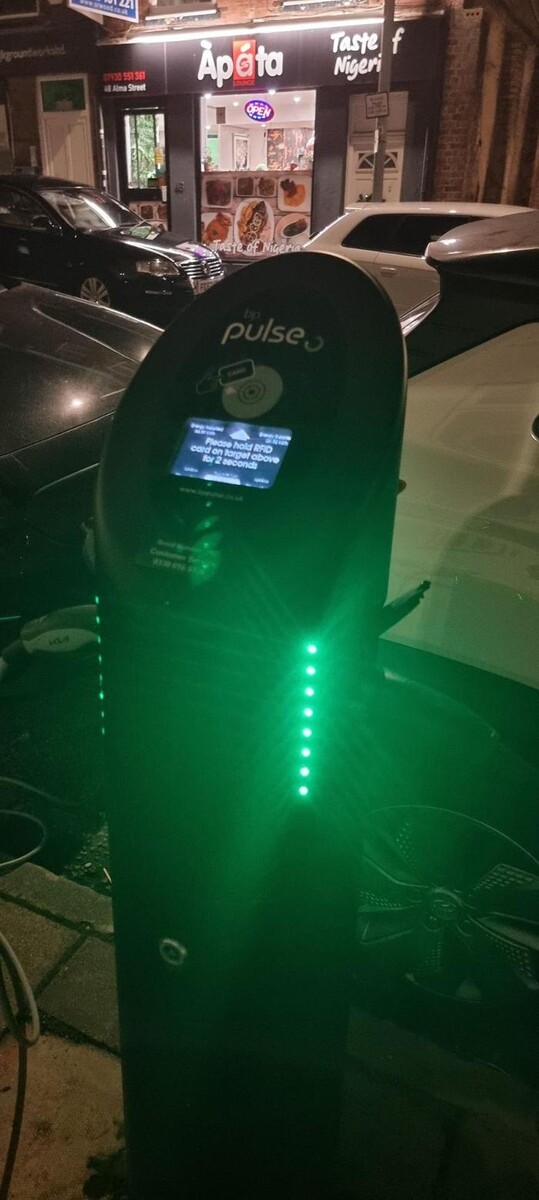 Images bp pulse Charging Station