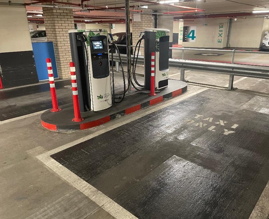 Images bp pulse Charging Station