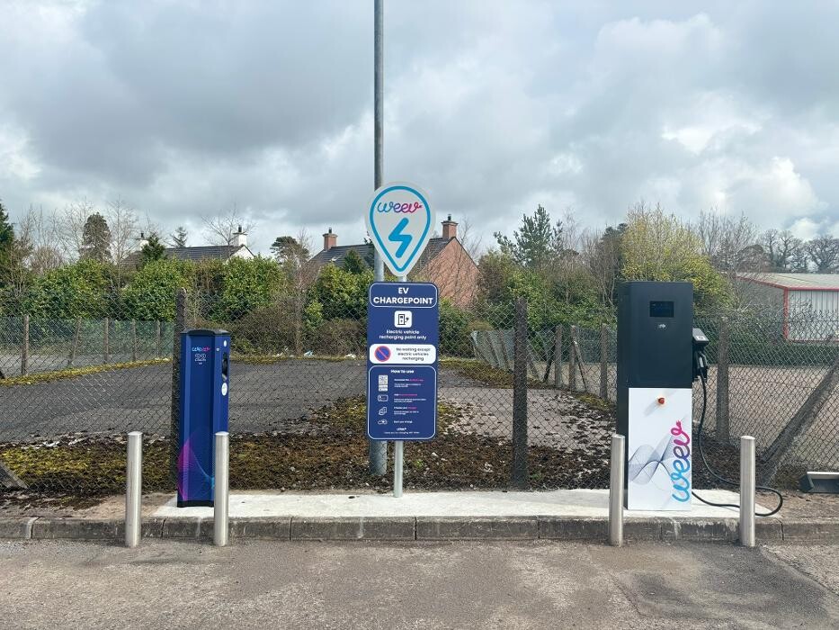 Images Weev Charging Station