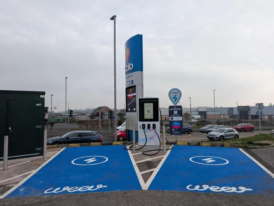 Images Weev Charging Station